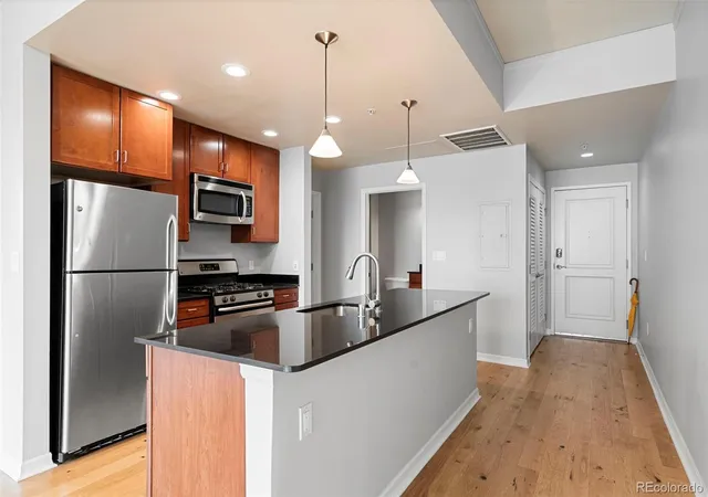 4th image of 1975 N Grant St #401, Denver, CO 80203 | MLS# 8221025