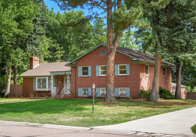 Photo 1 of Sale Pending at 29 Briarwood Pl, Colorado Springs, CO 80906 | MLS# 9474121 | Listing updated on 2026-09-22