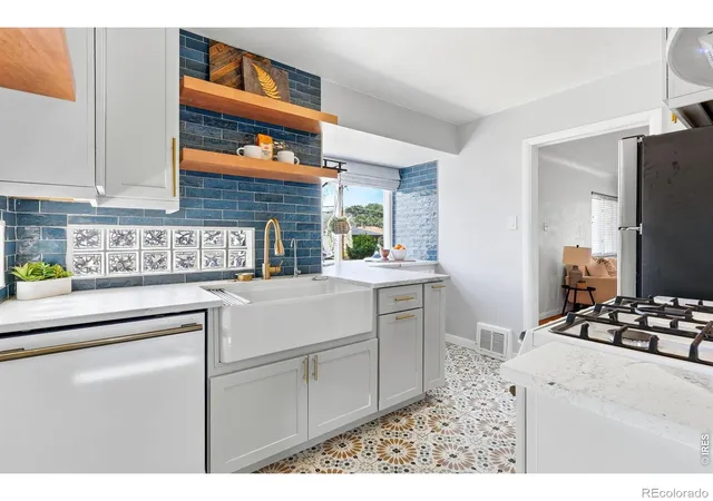 Photo 3 of Single family home for sale at 3564 Magnolia St, Denver, CO 80207 | MLS# IR1067329 | Listing updated on 2026-08-27