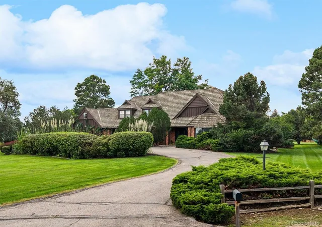 Photo 1 of Single family home for sale at 10 Carriage Ln, Cherry Hills Village, CO 80121 | MLS# 1731363 | Listing updated on 2026-09-22