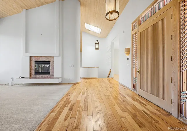 Photo 3 of Single family home for sale at 935 Castle Ridge Rd, Golden, CO 80401 | MLS# 9740979 | Listing updated on 2026-10-08