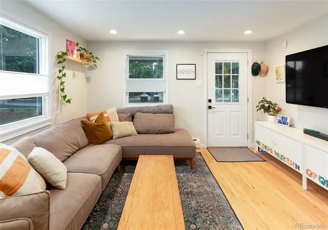 Photo 5 of Single family home for sale at 5510 Otis Ct, Arvada, CO 80002 | MLS# 8266103 | Listing updated on 2026-09-01