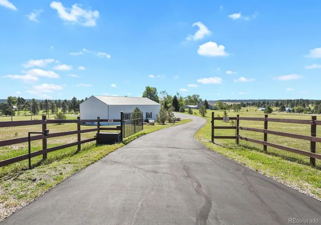 Photo 3 of Single family home for sale at 34808 Cimarron Trl, Elizabeth, CO 80107 | MLS# 4157597 | Listing updated on 2026-09-24