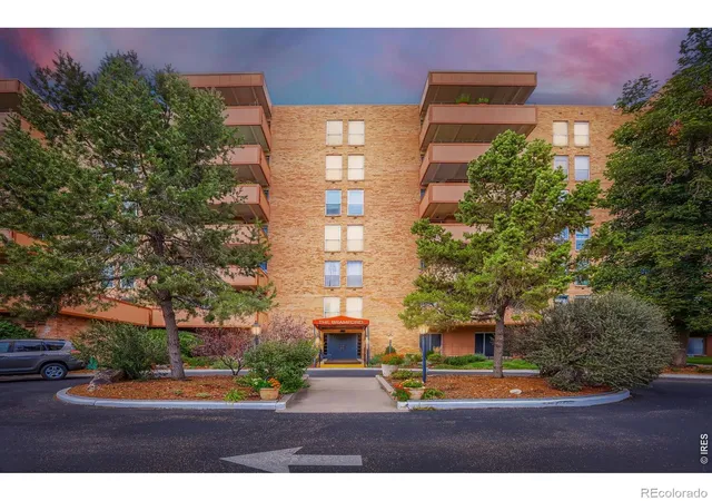 Listing Photo 2 - Condo for sale in building located at 500 Mohawk Dr, Boulder, CO 80303 - Unit #202
