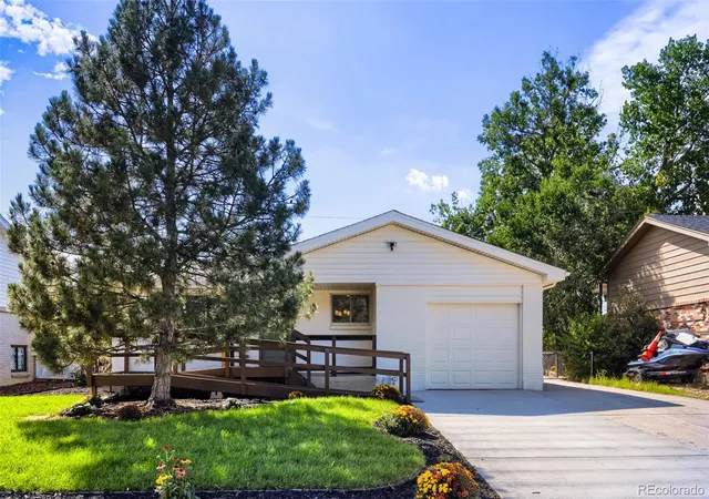 2nd image of 3211 Billings St, Aurora, CO 80011 | MLS# 3289493