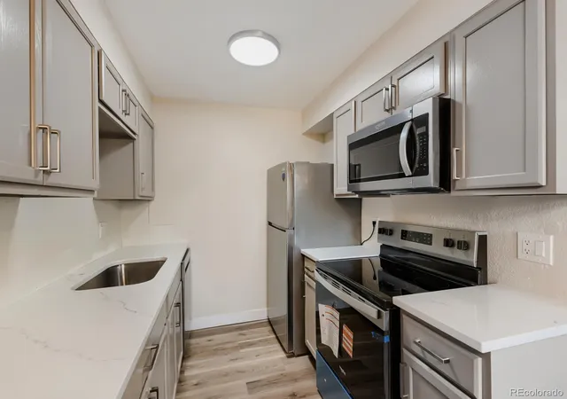 1st image of 384 S Ironton St #401, Aurora, CO 80012 | MLS# 5096711