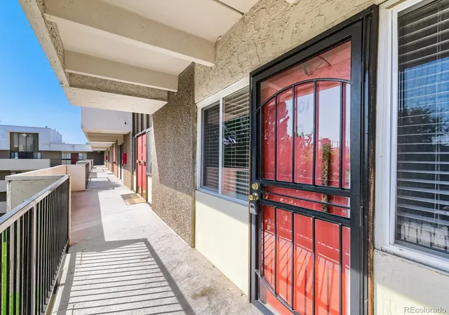 2nd image of 384 S Ironton St, Aurora, CO 80012