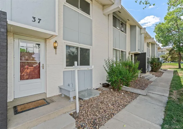 Townhouse for sale at 37 Evergreen St, Broomfield, CO 80020 | MLS# 6662752