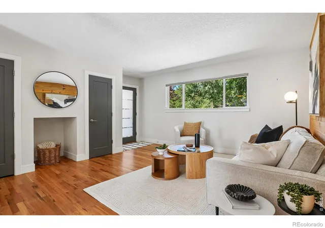Photo 4 of Townhouse for sale at 1552 Oak Ave, Boulder, CO 80304 | MLS# IR1067390 | Listing updated on 2026-09-23