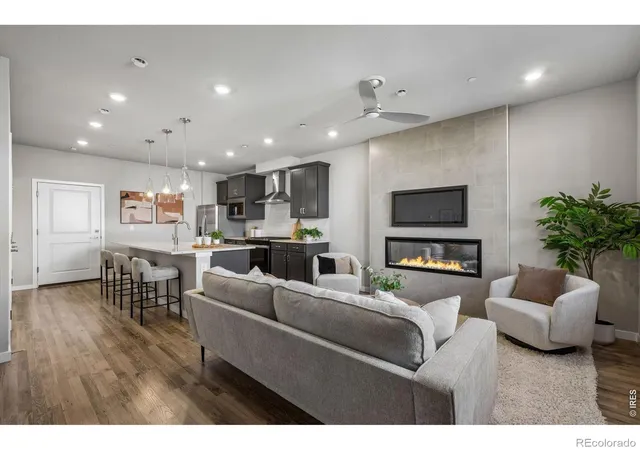 Photo 4 of Townhouse for sale at 2865 Bear Springs Cir, Longmont, CO 80503 | MLS# IR1067398 | Listing updated on 2026-10-21