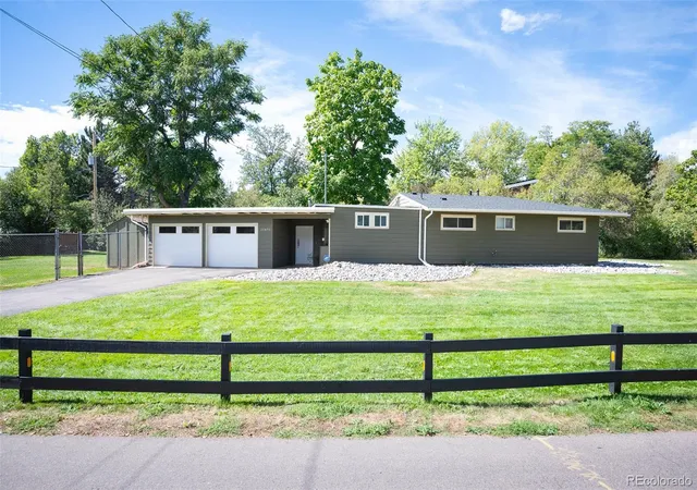 Photo 1 of Single family home for sale at 10870 Linda Vista Dr, Lakewood, CO 80215 | MLS# 3972739 | Listing updated on 2026-10-08