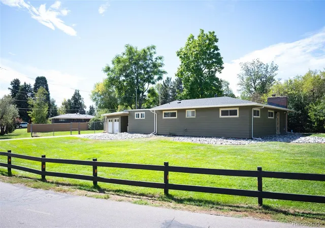 Photo 2 of Single family home for sale at 10870 Linda Vista Dr, Lakewood, CO 80215 | MLS# 3972739 | Listing updated on 2026-10-08