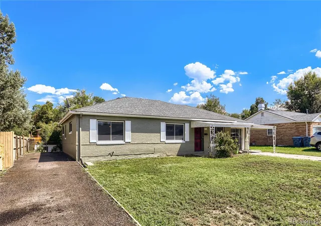 Photo 3 of Single family home for sale at 1158 Revere St, Aurora, CO 80011 | MLS# 4099397 | Listing updated on 2026-09-23