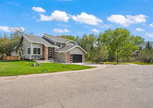 Photo 2 of Single family home for sale at 11 Long Spur, Littleton, CO 80127 | MLS# 3977649 | Listing updated on 2026-08-29