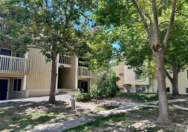 Listing Photo 2 - Condo for sale in building located at 4068 S Atchison Wy, Aurora, CO 80014 - Unit #101