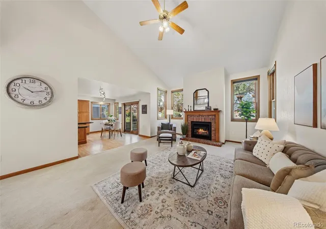 Photo 2 of Sale Pending at 7 Bridlegate Ln, Littleton, CO 80127 | MLS# 9821114 | Listing updated on 2026-09-14