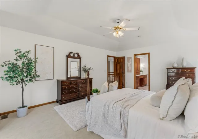 Photo 4 of Sale Pending at 7 Bridlegate Ln, Littleton, CO 80127 | MLS# 9821114 | Listing updated on 2026-09-14