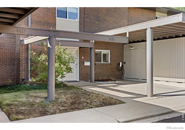 Photo 3 of Townhouse for sale at 1415 Bradley Dr, Boulder, CO 80305 | MLS# IR1067444 | Listing updated on 2026-09-30