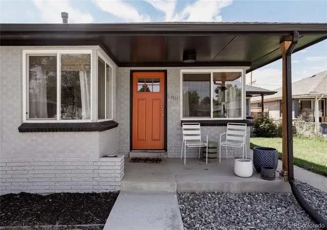 Photo 1 of Single family home for sale at 3233 Jasmine St, Denver, CO 80207 | MLS# 8396428 | Listing updated on 2026-08-28