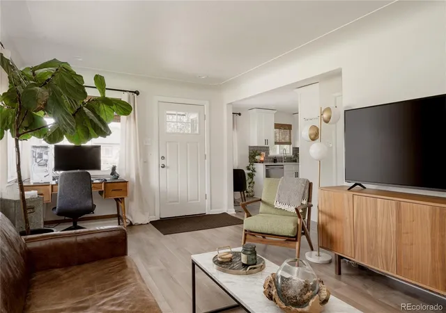Photo 2 of Single family home for sale at 3233 Jasmine St, Denver, CO 80207 | MLS# 8396428 | Listing updated on 2026-08-28