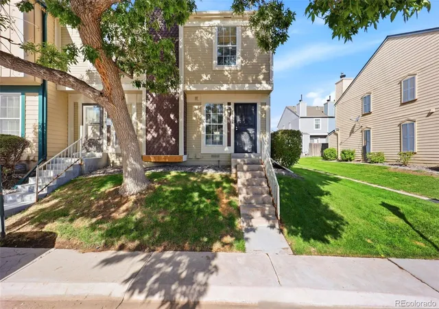 Photo 2 of Townhouse for sale at 1661 S Idalia Cir #A, Aurora, CO 80017 | MLS# 5179732 | Listing updated on 2026-09-06