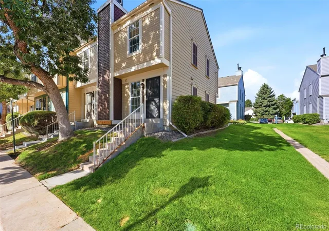 Photo 3 of Townhouse for sale at 1661 S Idalia Cir #A, Aurora, CO 80017 | MLS# 5179732 | Listing updated on 2026-09-06