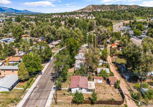 Photo 3 of Single family home for sale at 3201 Illinois Ave, Colorado Springs, CO 80907 | MLS# 4773826 | Listing updated on 2026-09-29