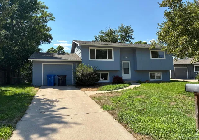 Photo 1 of Single family home for sale at 1213 Village Ln, Fort Collins, CO 80521 | MLS# IR1067525 | Listing updated on 2026-08-31