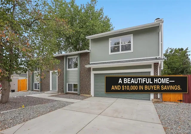Single family home for sale at 4484 S Eagle Cir, Aurora, CO 80015 | MLS# 1787679
