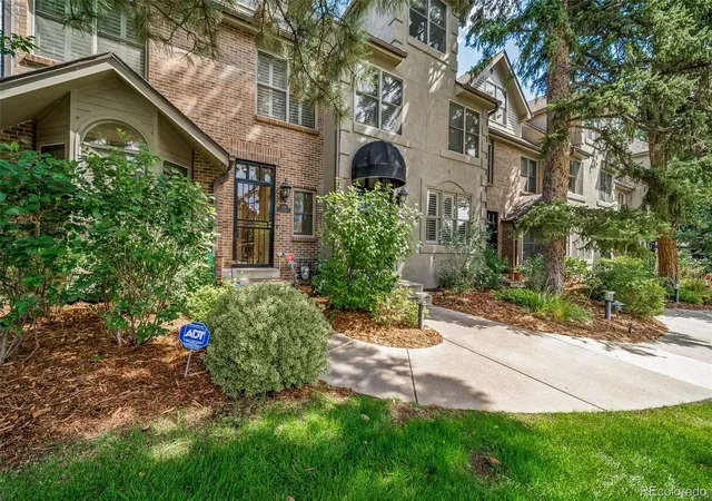 Photo 3 of Townhouse for sale at 124 Jackson St, Denver, CO 80206 | MLS# 1980088 | Listing updated on 2026-08-30