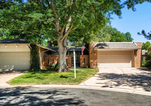 Townhouse for sale at 22 Birdie Ln, Littleton, CO 80123 | MLS# 1578465