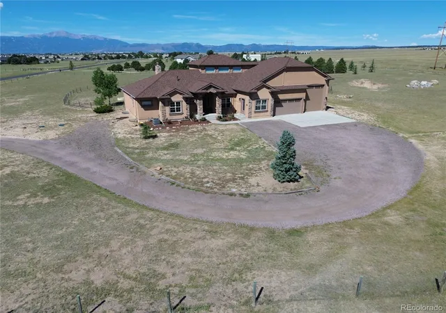 Photo 4 of Single family home for sale at 10430 Tercel Dr, Falcon, CO 80831 | MLS# 3468431 | Listing updated on 2026-09-12
