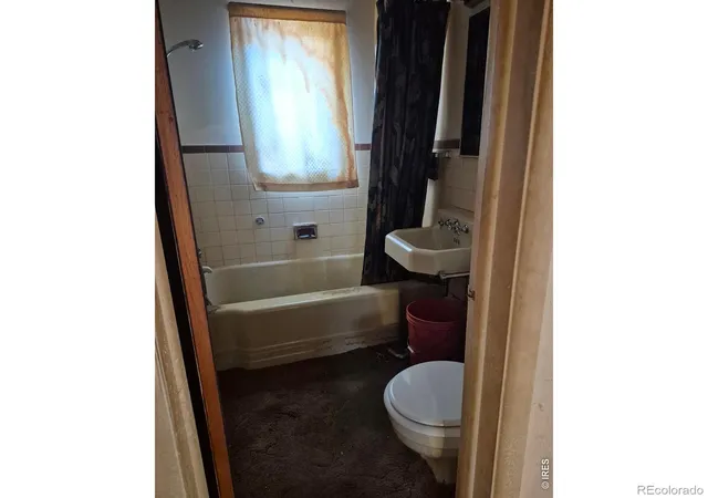 Photo 3 of Sale Pending at 930 Emery St, Longmont, CO 80501 | MLS# IR1067579 | Listing updated on 2026-09-07