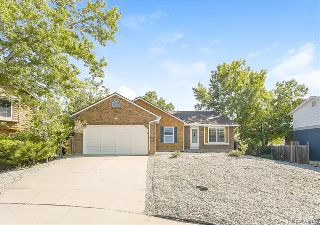 Photo 1 of Single family home for sale at 4050 S Espana Wy, Aurora, CO 80013 | MLS# 5708447 | Listing updated on 2026-08-31