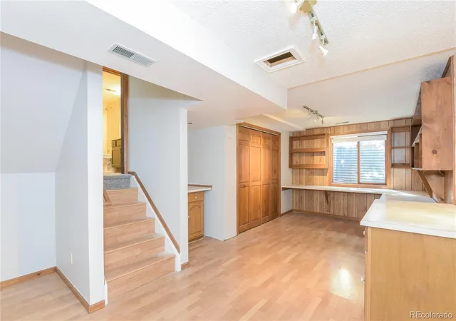 Photo 2 of Single family home for sale at 4050 S Espana Wy, Aurora, CO 80013 | MLS# 5708447 | Listing updated on 2026-08-31