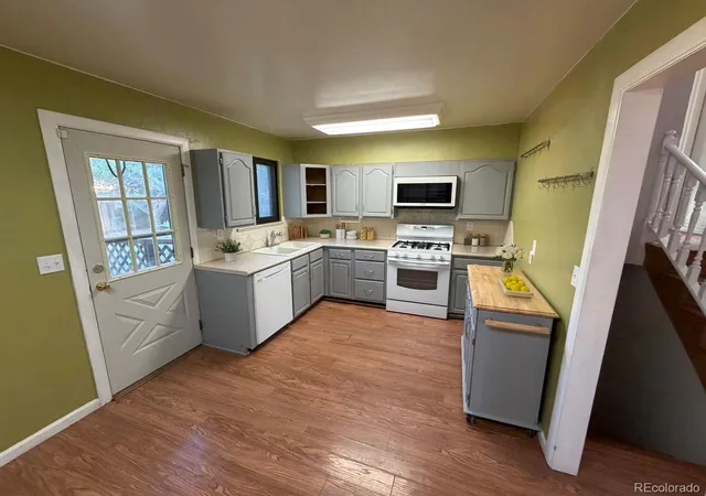 Photo 3 of Single family home for sale at 3111 Troy St, Aurora, CO 80011 | MLS# 3925997 | Listing updated on 2026-10-28