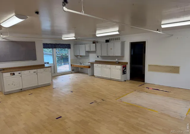 Photo 4 of Single family home for sale at 3685 Martin Dr, Boulder, CO 80305 | MLS# IR1067599 | Listing updated on 2026-09-08