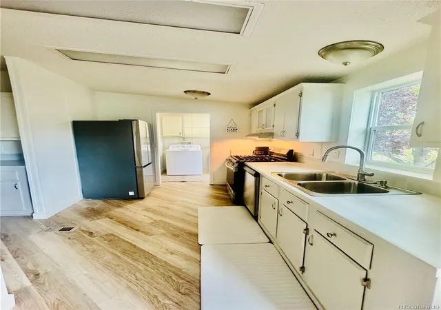 Photo 2 of Manufactured home for sale at 712 Oriole Dr, Lafayette, CO 80026 | MLS# 7624069 | Listing updated on 2026-09-01