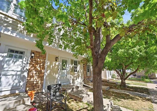 Photo 3 of Townhouse for sale at 9509 Coal Mine Ave W #B, Littleton, CO 80123 | MLS# 9697453 | Listing updated on 2026-09-23