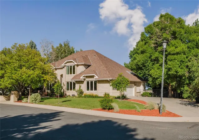 Photo 2 of Single family home for sale at 8024 Fox Hl Dr, Longmont, CO 80504 | MLS# 8971832 | Listing updated on 2026-10-03
