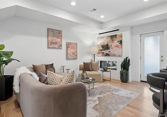 Photo 4 of Single family home for sale at 2125 S Grant St, Denver, CO 80210 | MLS# 9006994 | Listing updated on 2026-10-05