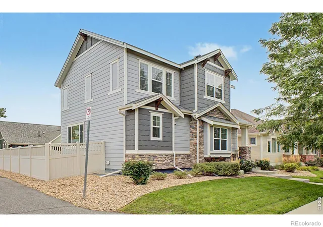 Photo 2 of Single family home for sale at 1424 Bluemoon Dr, Longmont, CO 80504 | MLS# IR1067659 | Listing updated on 2026-09-23