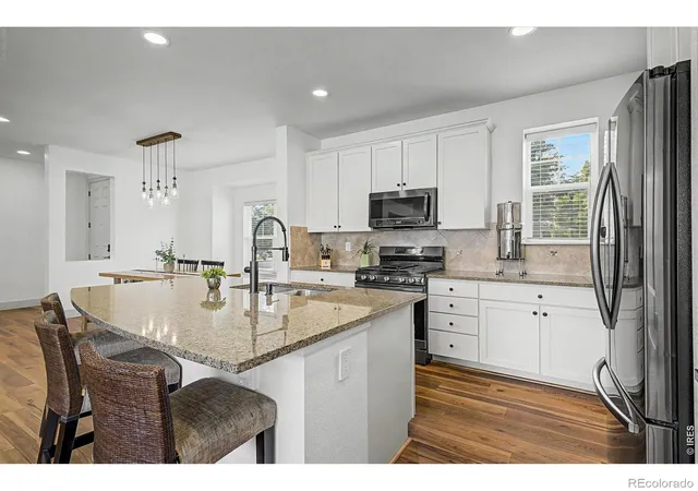 Photo 3 of Single family home for sale at 1424 Bluemoon Dr, Longmont, CO 80504 | MLS# IR1067659 | Listing updated on 2026-09-23