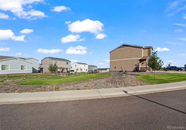 Photo 3 of Single family home for sale at 4423 River Highlands Loop, Elizabeth, CO 80107 | MLS# 8473411 | Listing updated on 2026-09-29