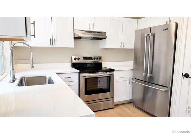 Photo 2 of Single family home for sale at 654 W Sandbar Cir, Louisville, CO 80027 | MLS# IR1067702 | Listing updated on 2026-10-06