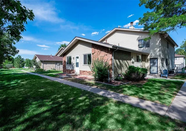 Photo 2 of Townhouse for sale at 3225 S Garrison St #45, Lakewood, CO 80227 | MLS# 8680323 | Listing updated on 2026-09-21