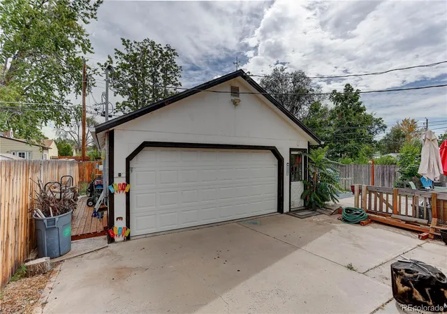 Photo 3 of Single family home for sale at 7880 Olive St, Commerce City, CO 80022 | MLS# 4562142 | Listing updated on 2026-09-25