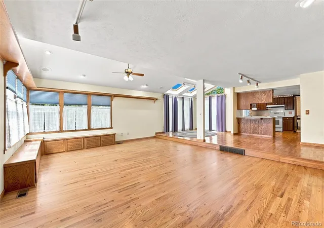 Photo 3 of Single family home for sale at 1460 S Macon St, Aurora, CO 80012 | MLS# 2834515 | Listing updated on 2026-10-08
