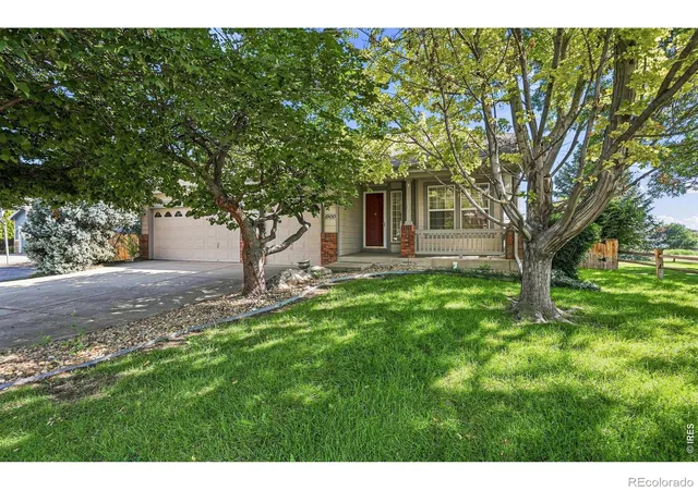 Photo 4 of Single family home for sale at 1900 Alpine St, Longmont, CO 80504 | MLS# IR1067734 | Listing updated on 2026-09-13