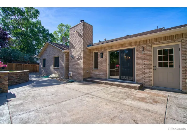 Photo 3 of Sale Pending at 1115 Chester Ct, Johnstown, CO 80534 | MLS# IR1067737 | Listing updated on 2026-10-08
